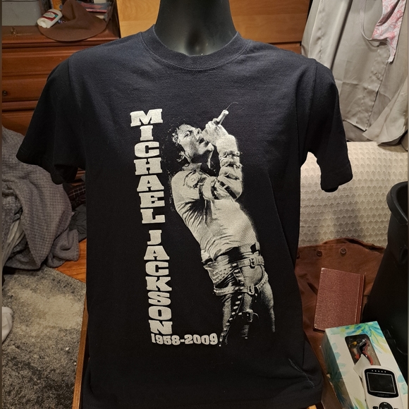 COPY - Michael Jackson Memorial T-Shirt - Picture 1 of 3